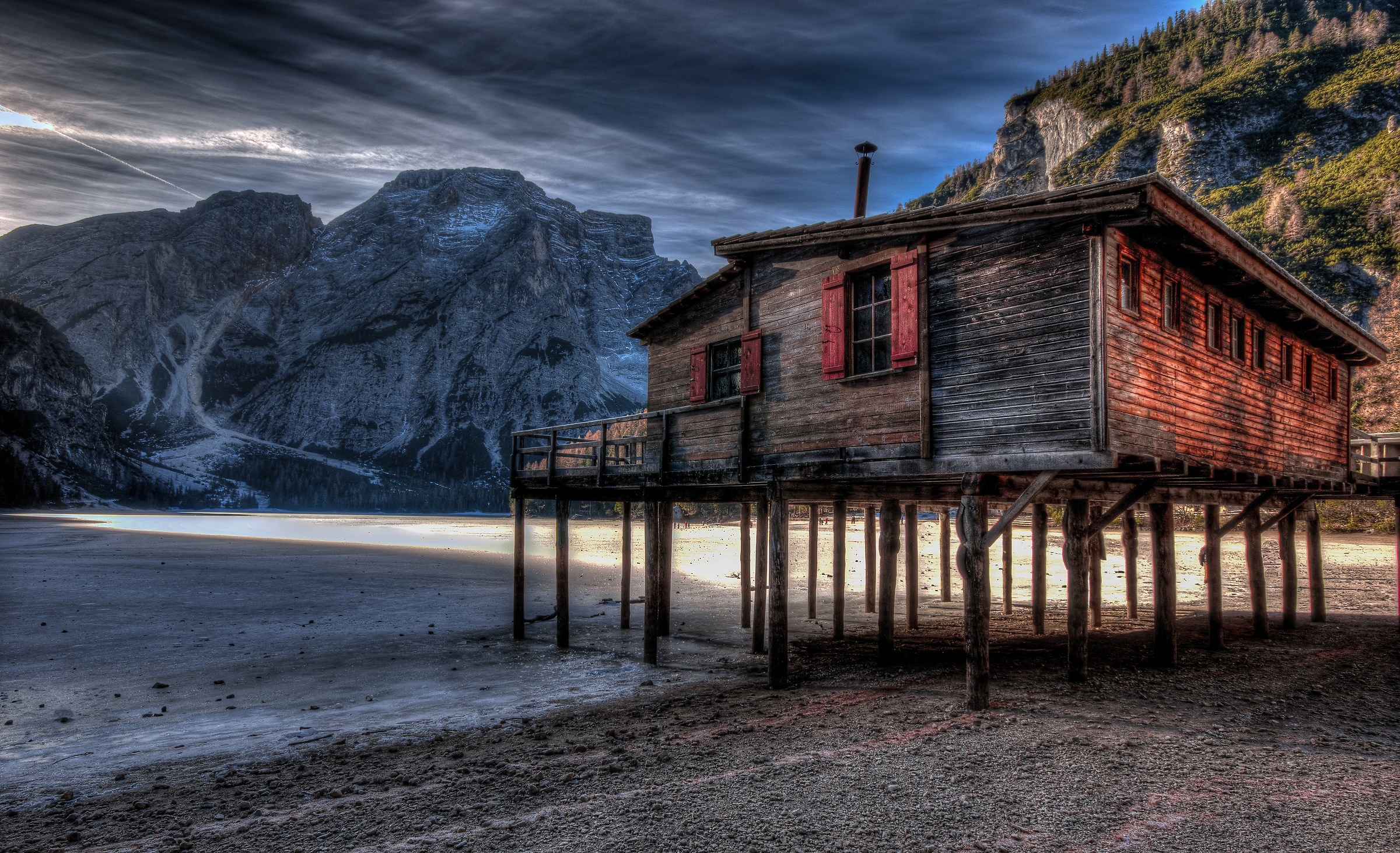 An 'unusual Lake Braies ...