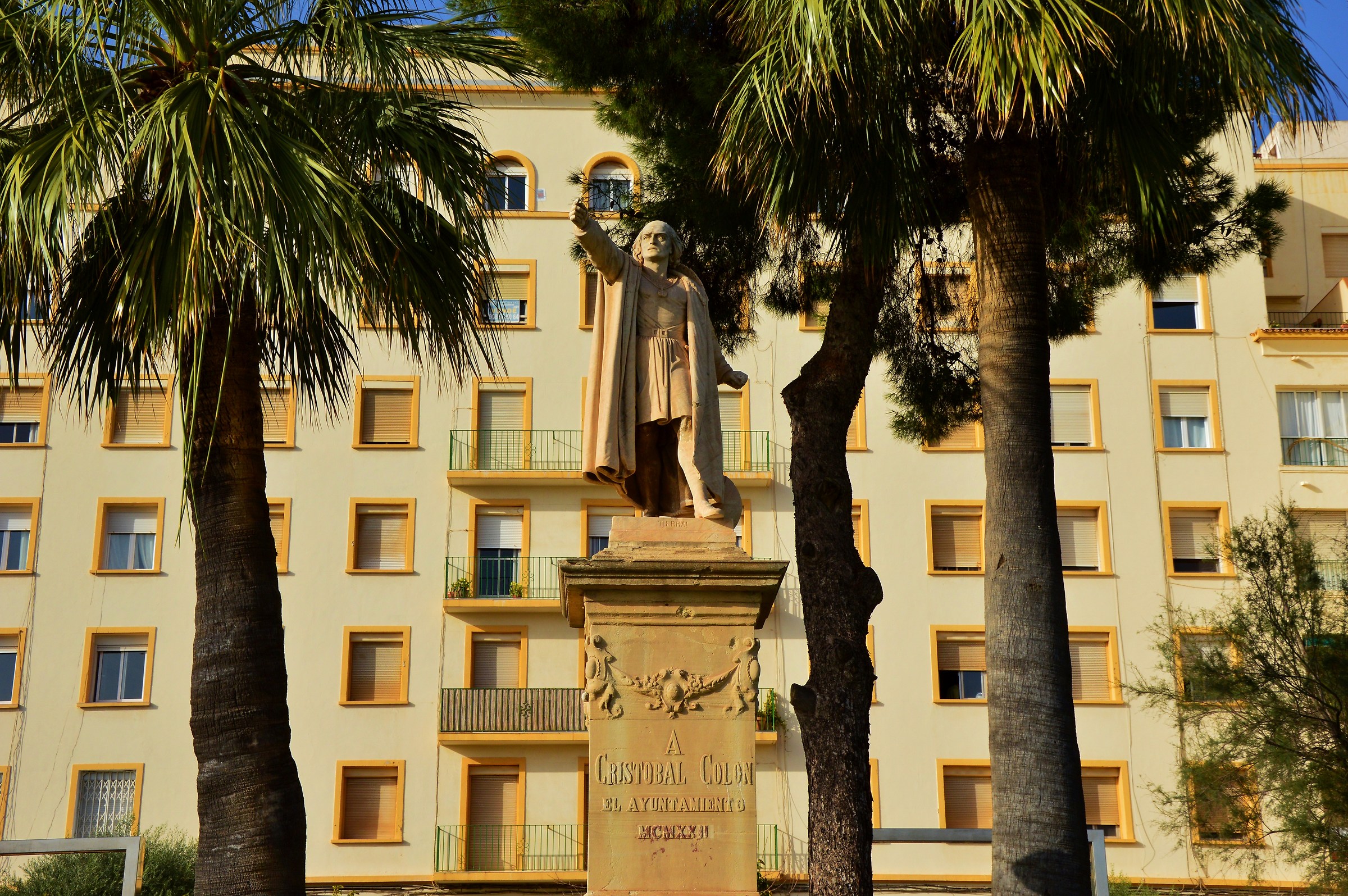 Monument to "Cristobal Colon" (Columbus)