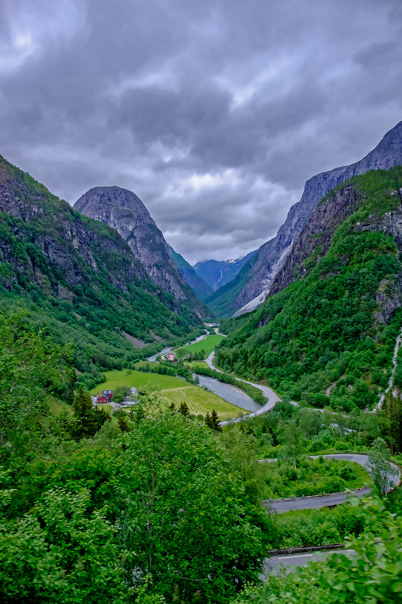 Naeroydalen valley