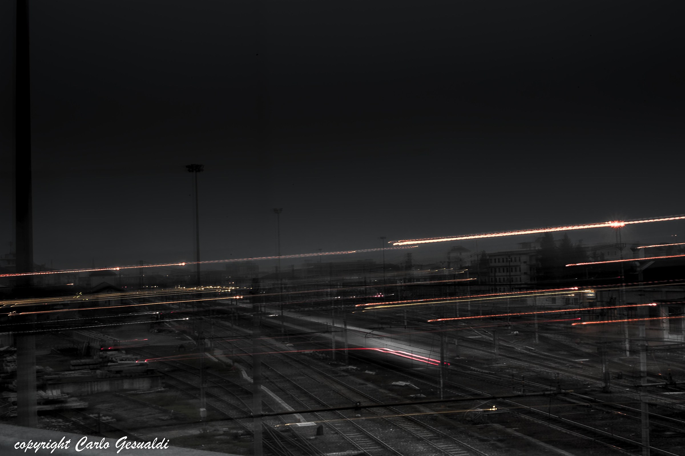 Saette sulla stazione di Novara