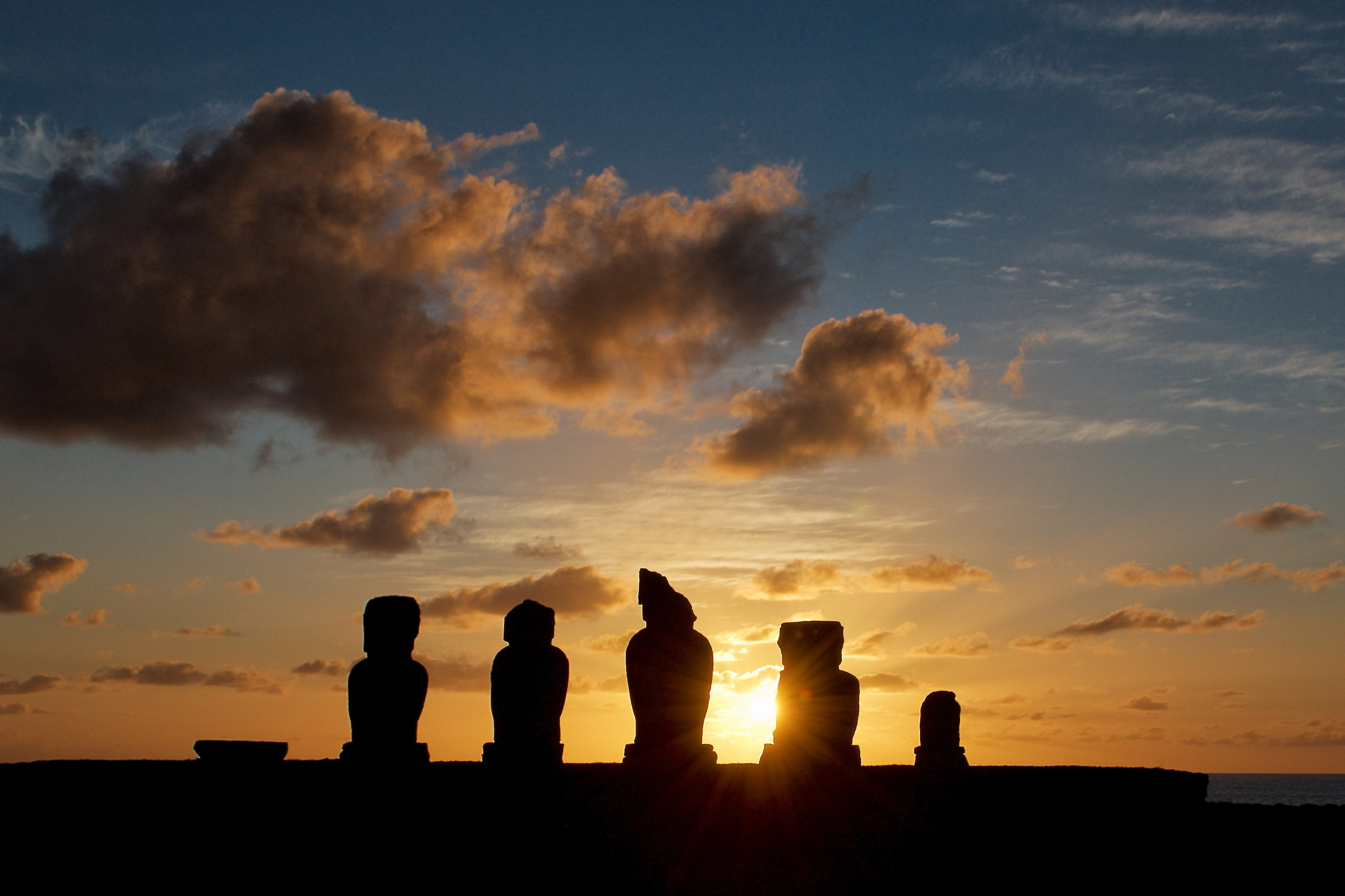 Moai at dusk