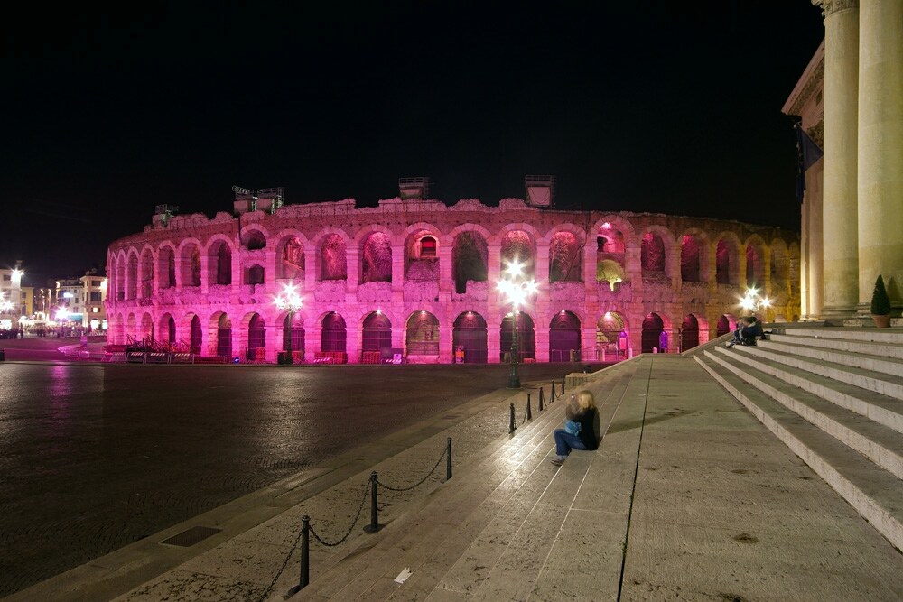 Arena in pink