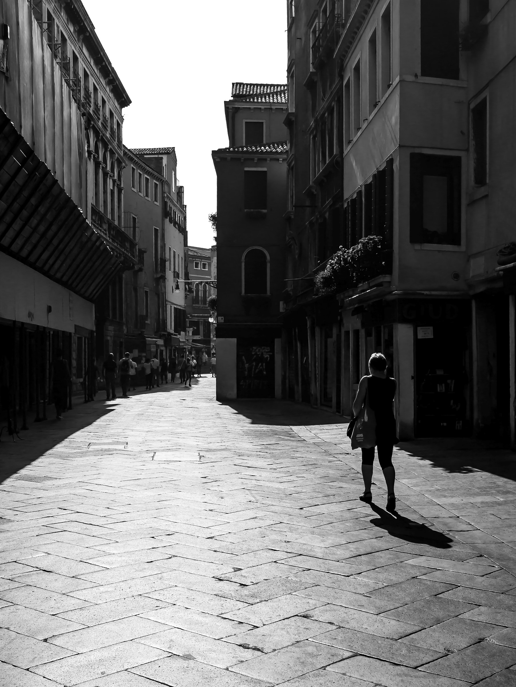 Lunga e' la strada...