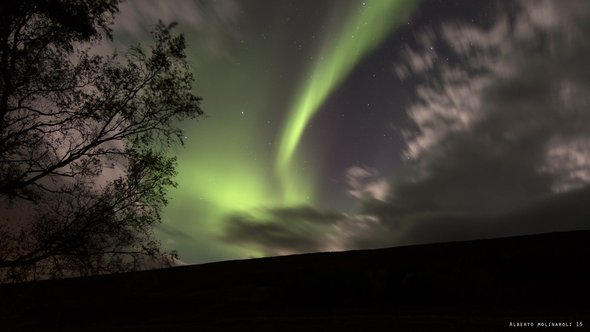 Aurora sopra le montagne