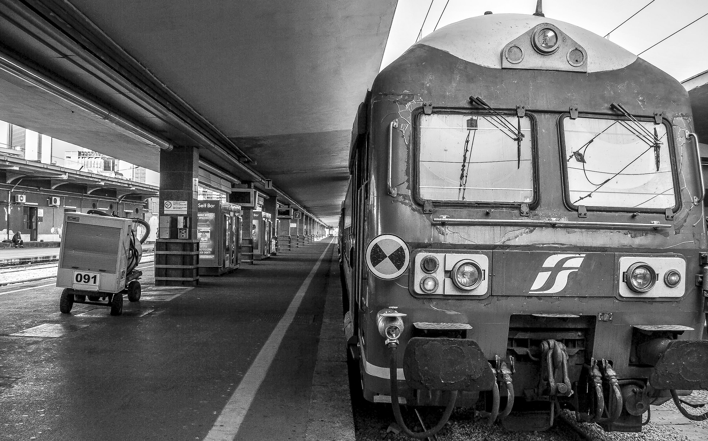 Naples (Italy), Central station