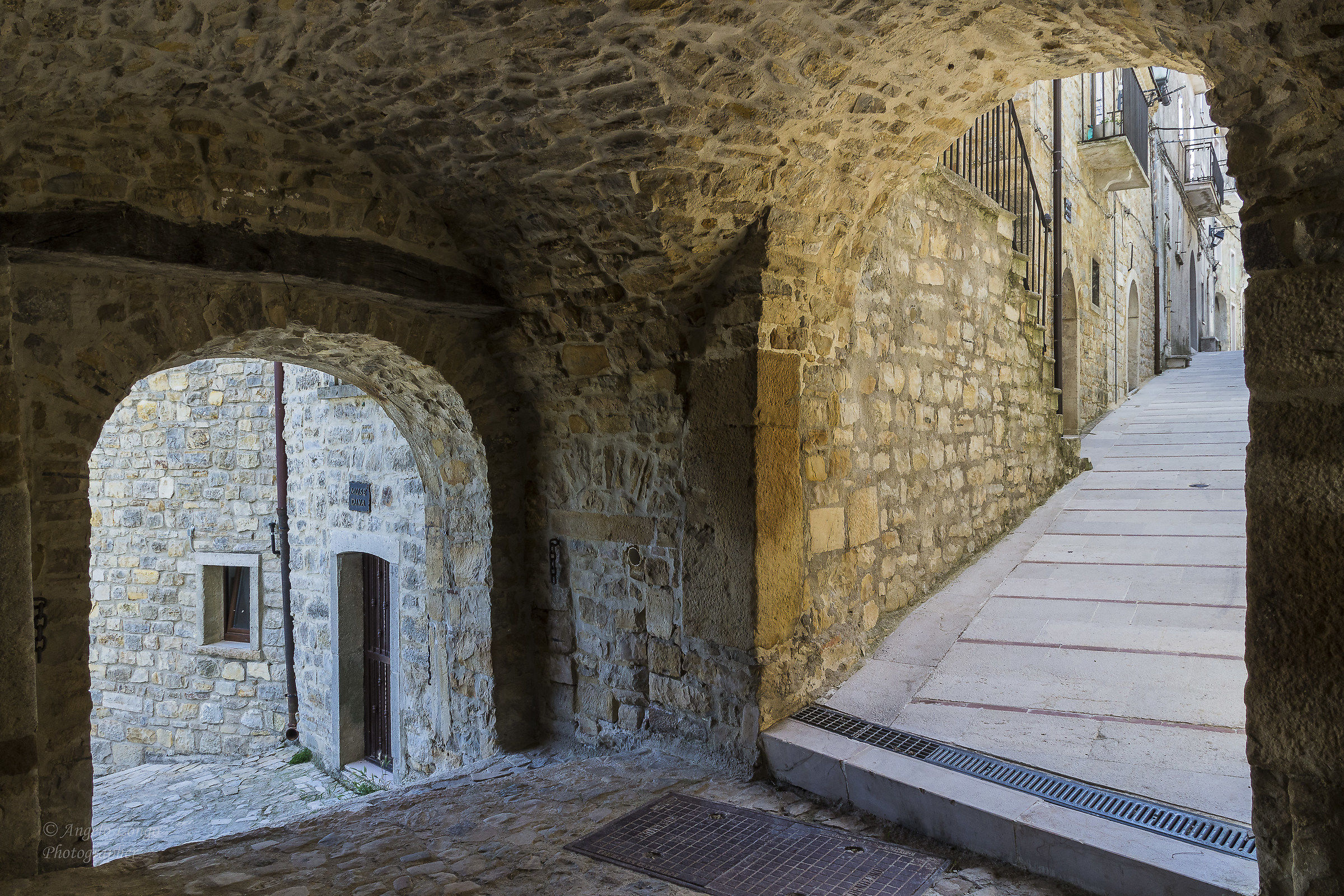 Arches - Palazzo Provencal - Celle San Vito (fg)