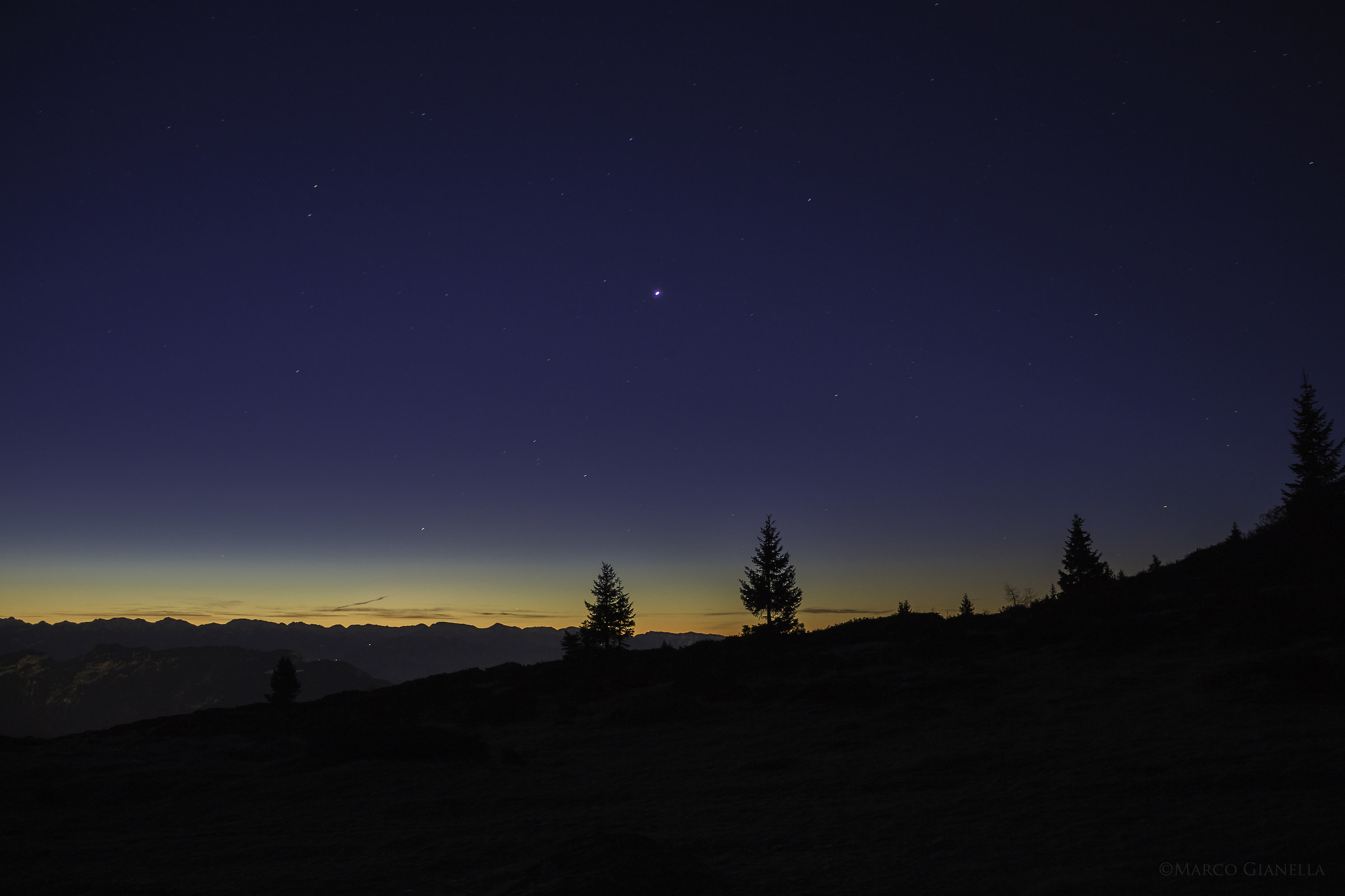 Le prime luci dell'alba, Val di Non, Trentino