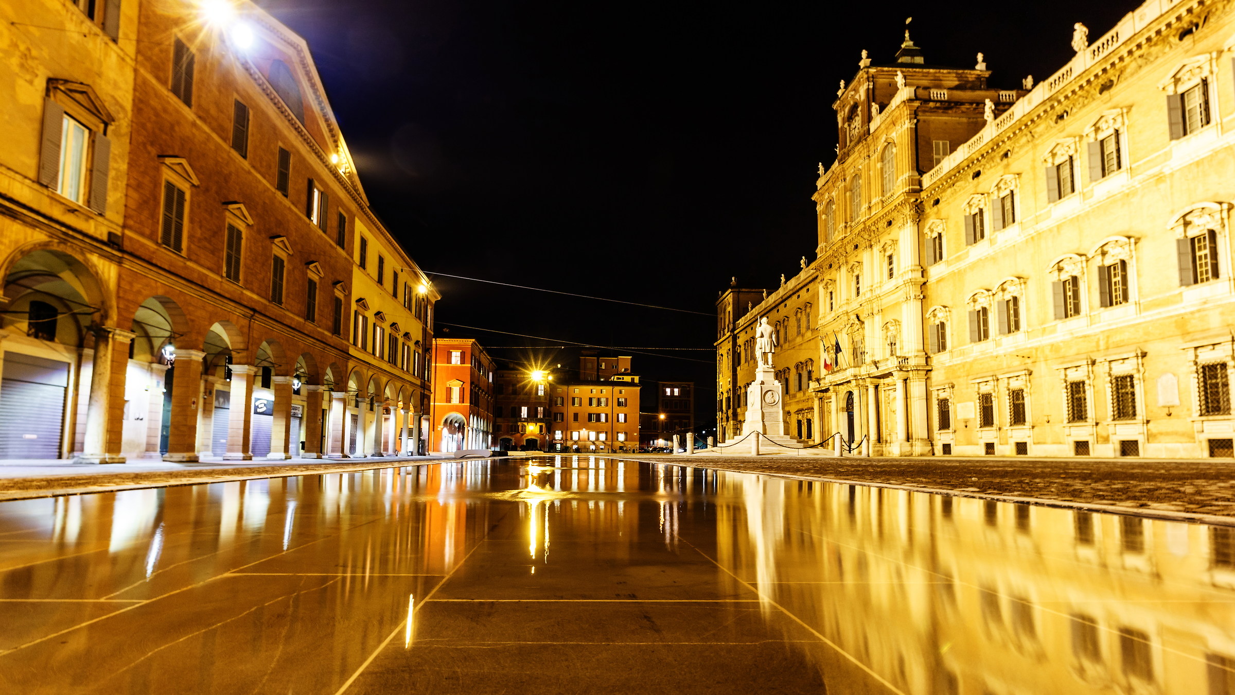 Modena - Piazza Roma