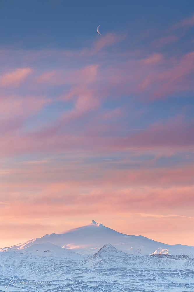 La Luna sopra il Vulcano
