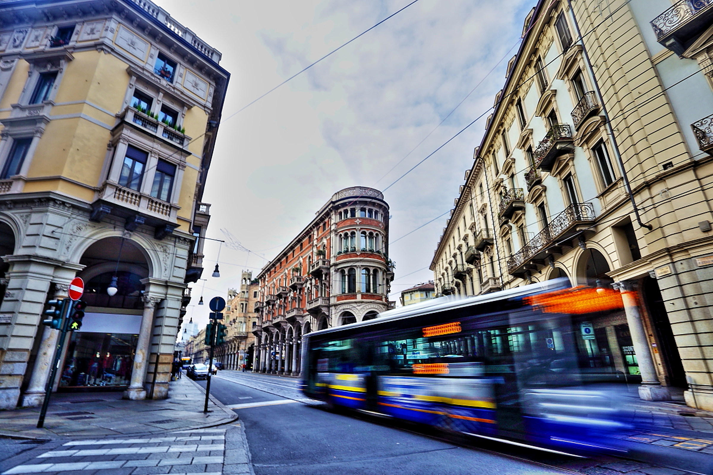 via pietro micca e bus