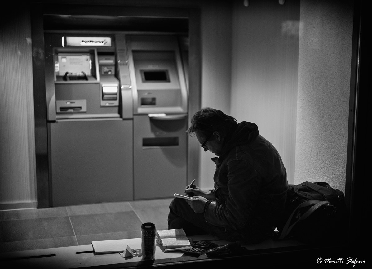 accounts at the desk .... !!!