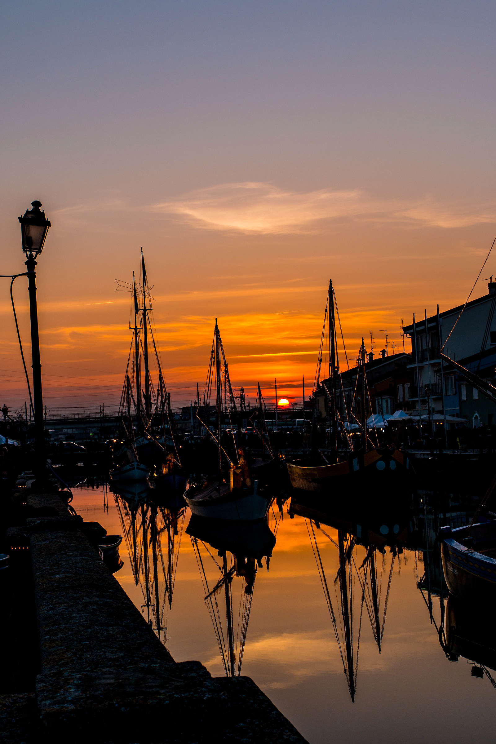 porto canale al tramonto