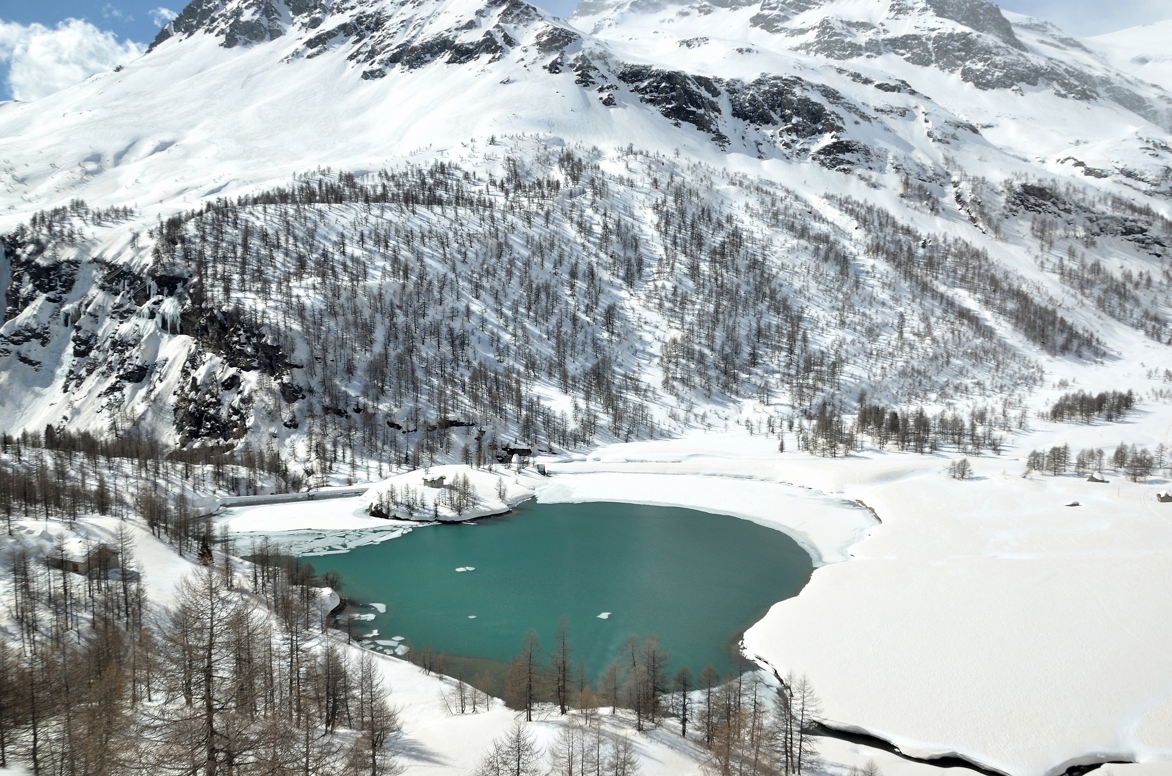 Laghetto in alta montagna