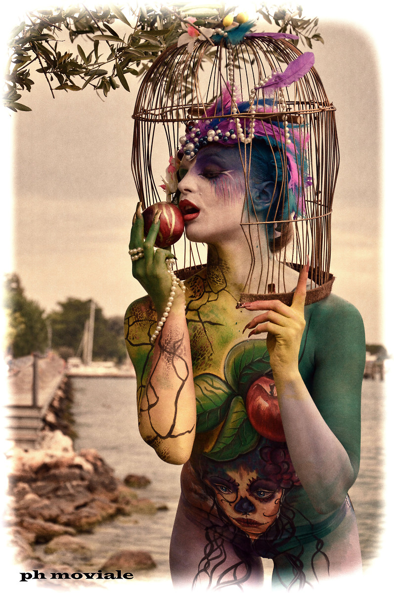 Elaboration of body painting