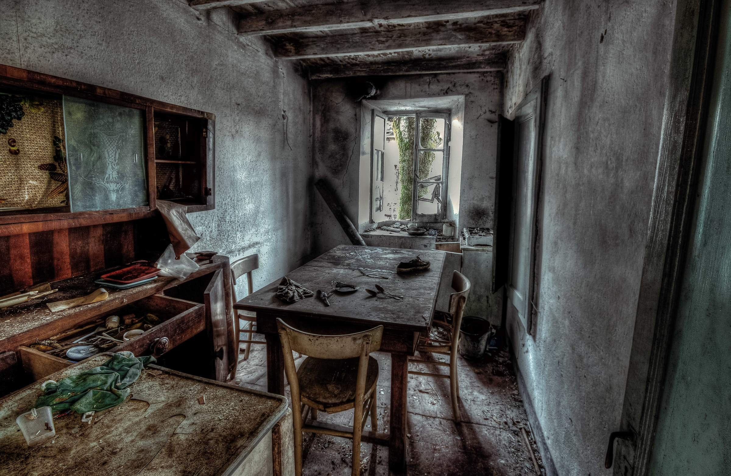 Rovaiolo Vecchio (Pc) ...abbondono improvviso. Perche ?