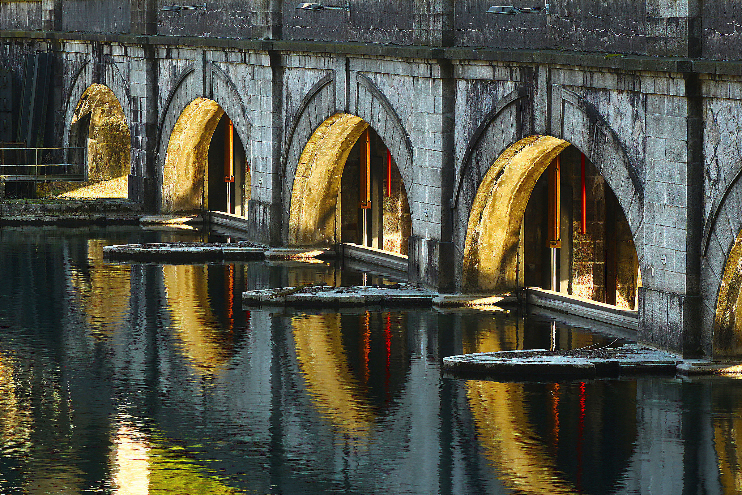 Chiusa sul fiume Adda