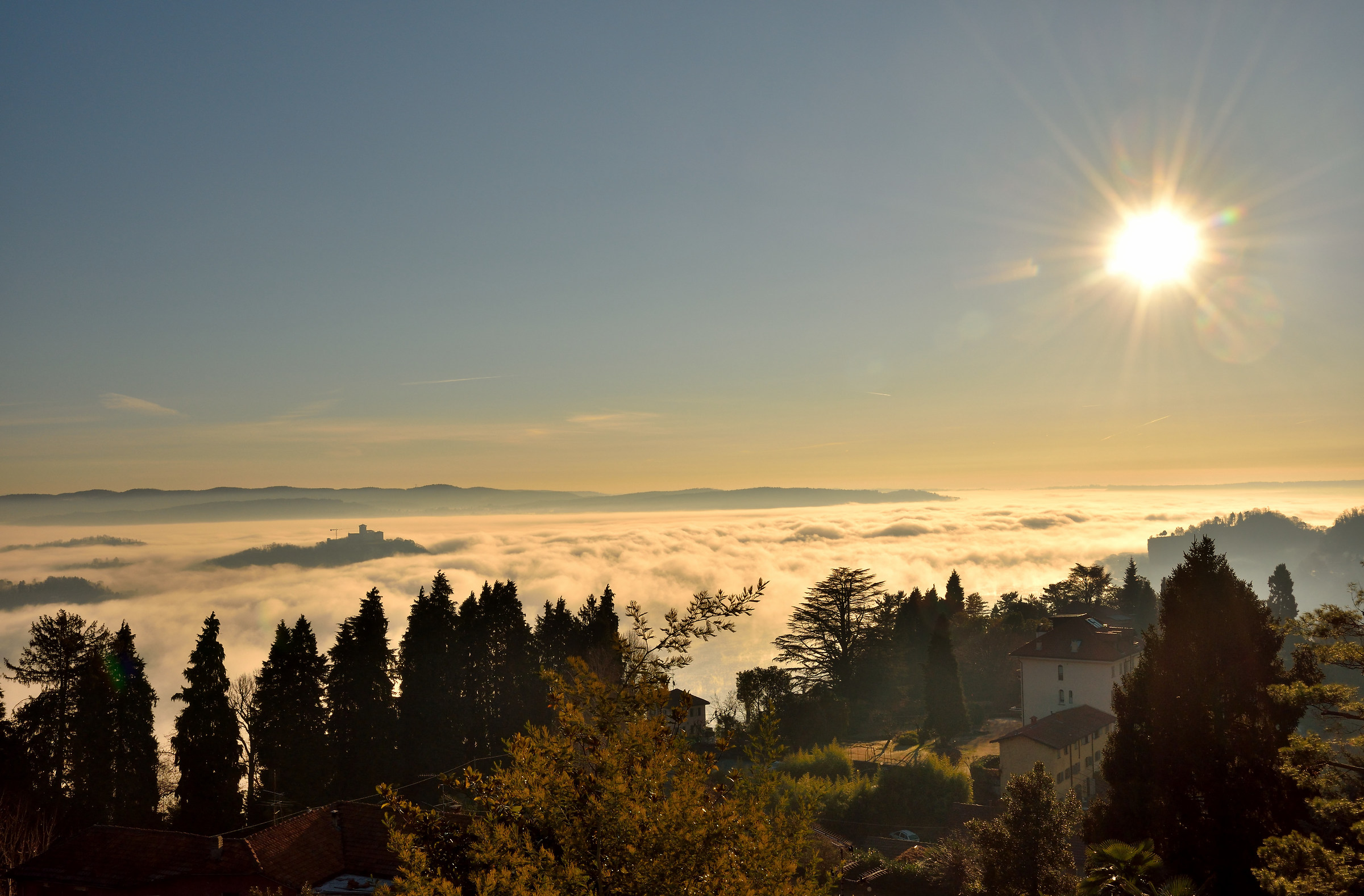 magical atmosphere and Lake Maggiore seems to have disappear...