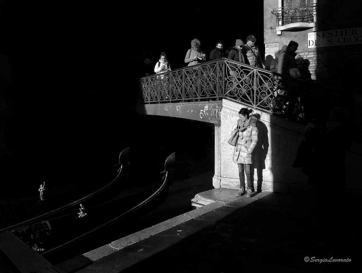 Between shadows and luci_2