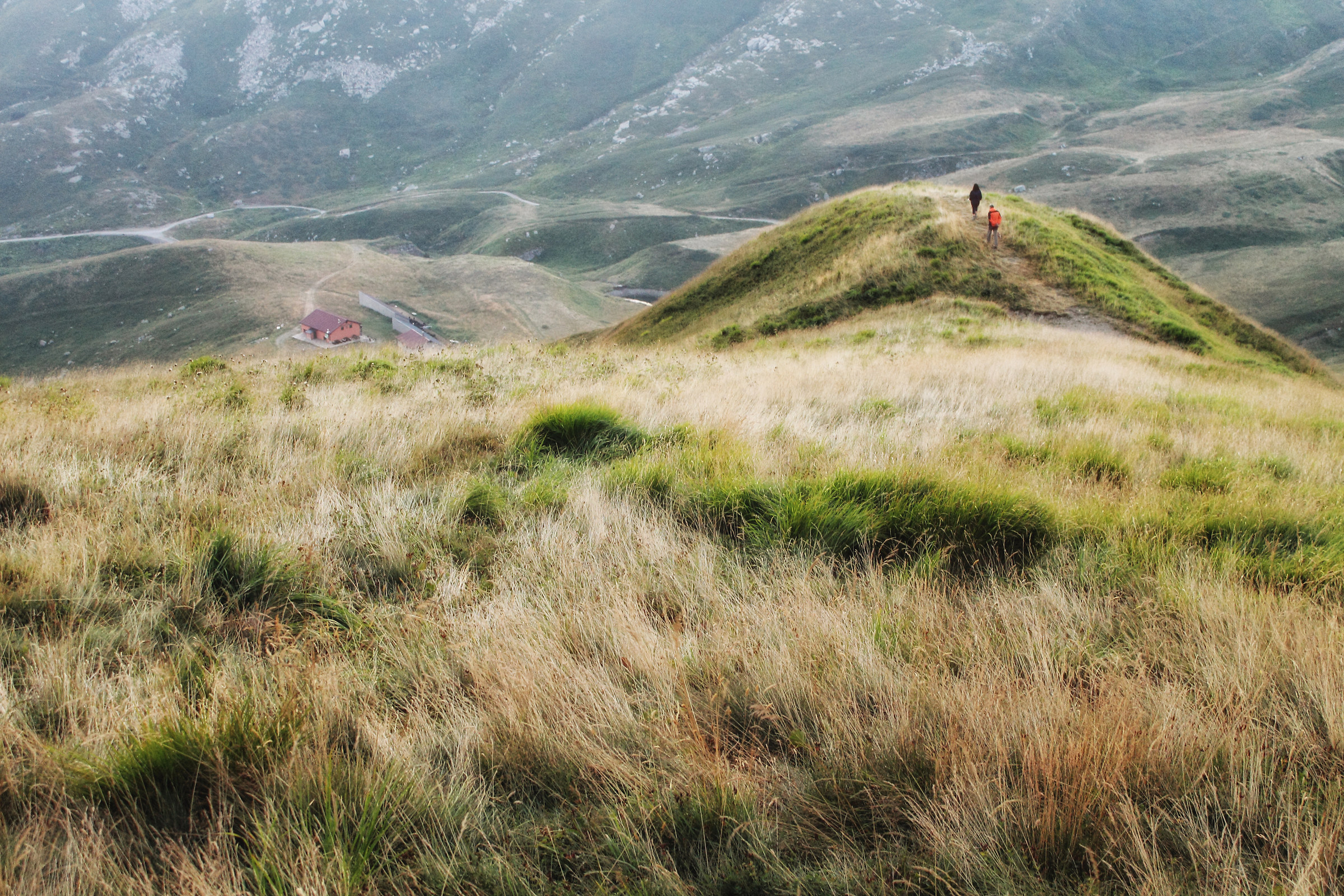 Figure in lontananza e distanze. Critiche gradite.