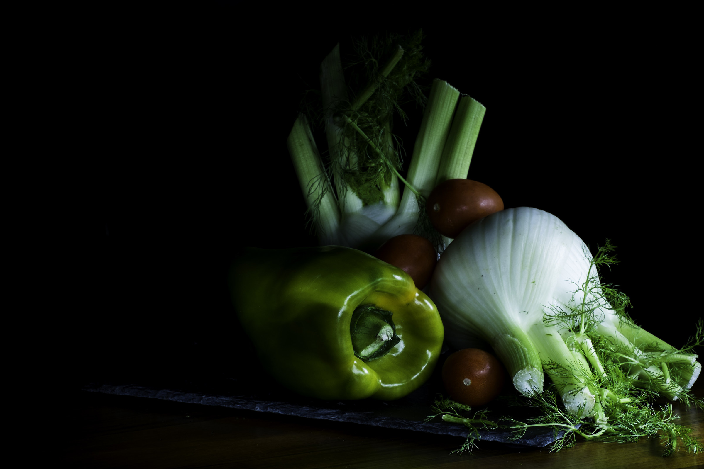 peperone, finocchi e pomodori