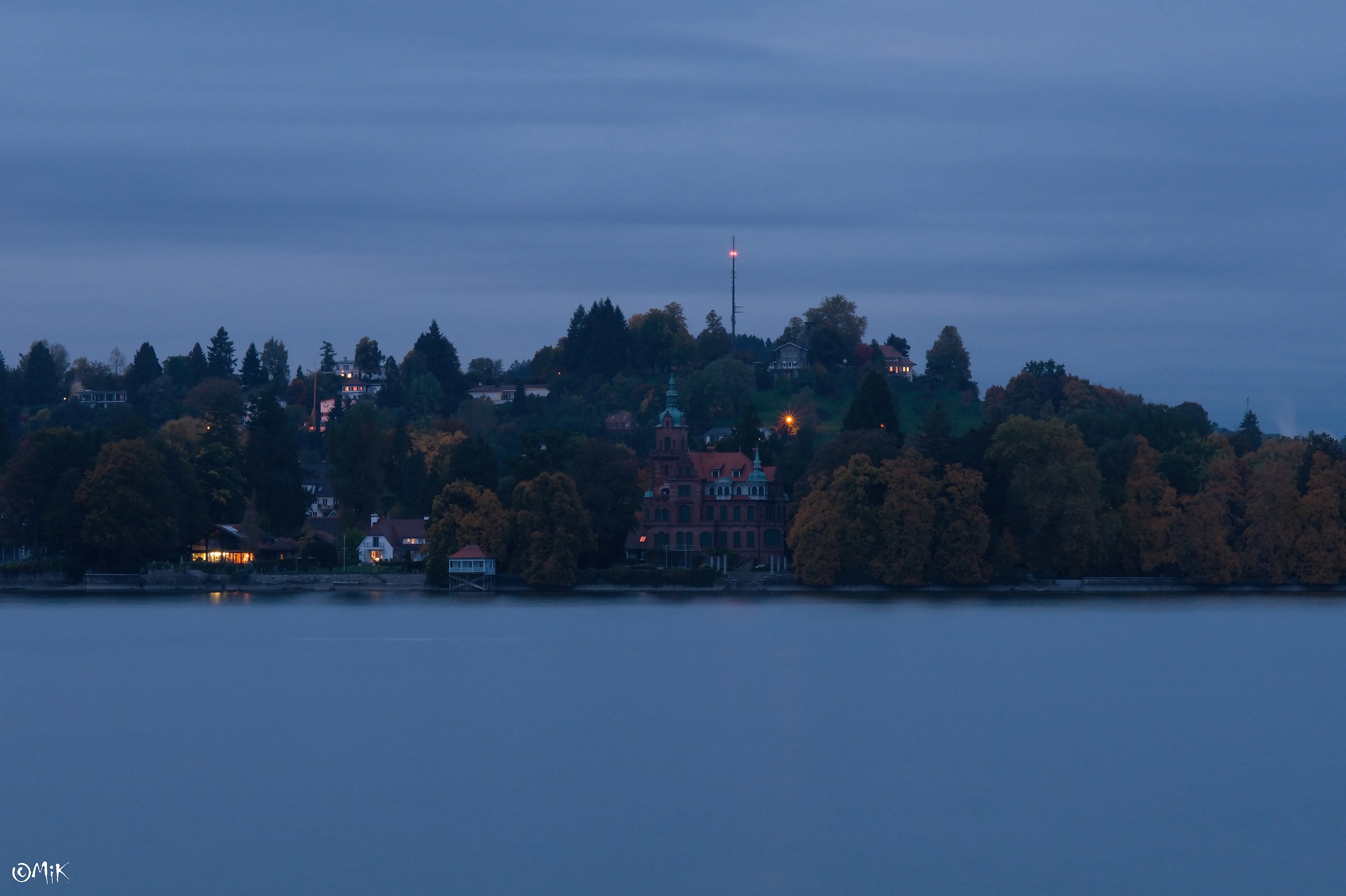 Floating between water and sky