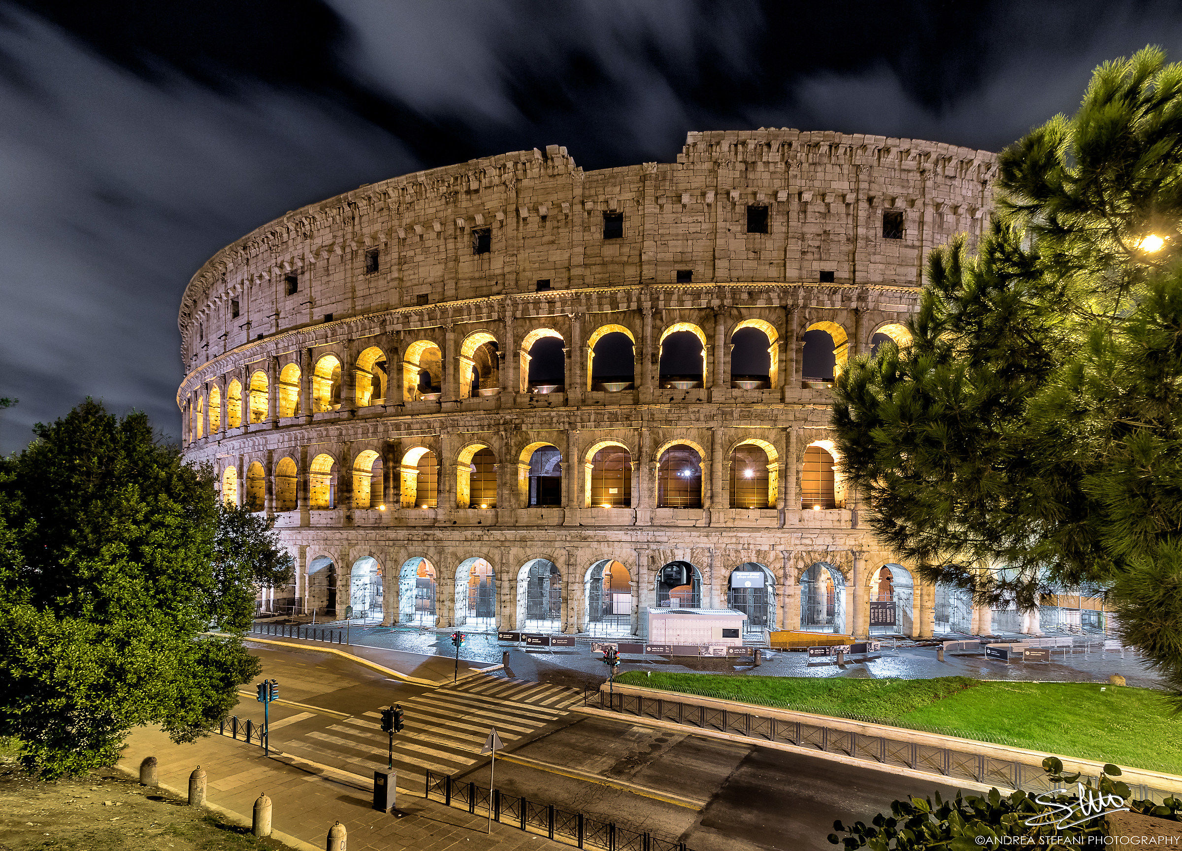 Colosseo in notturna