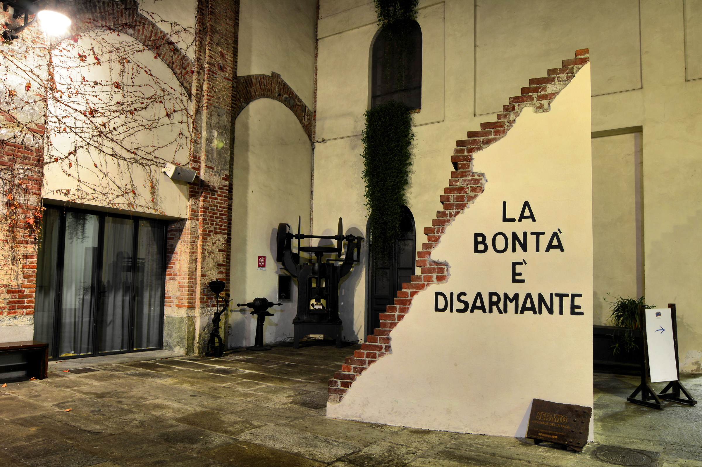 Il muro de "la bontà è disarmante"