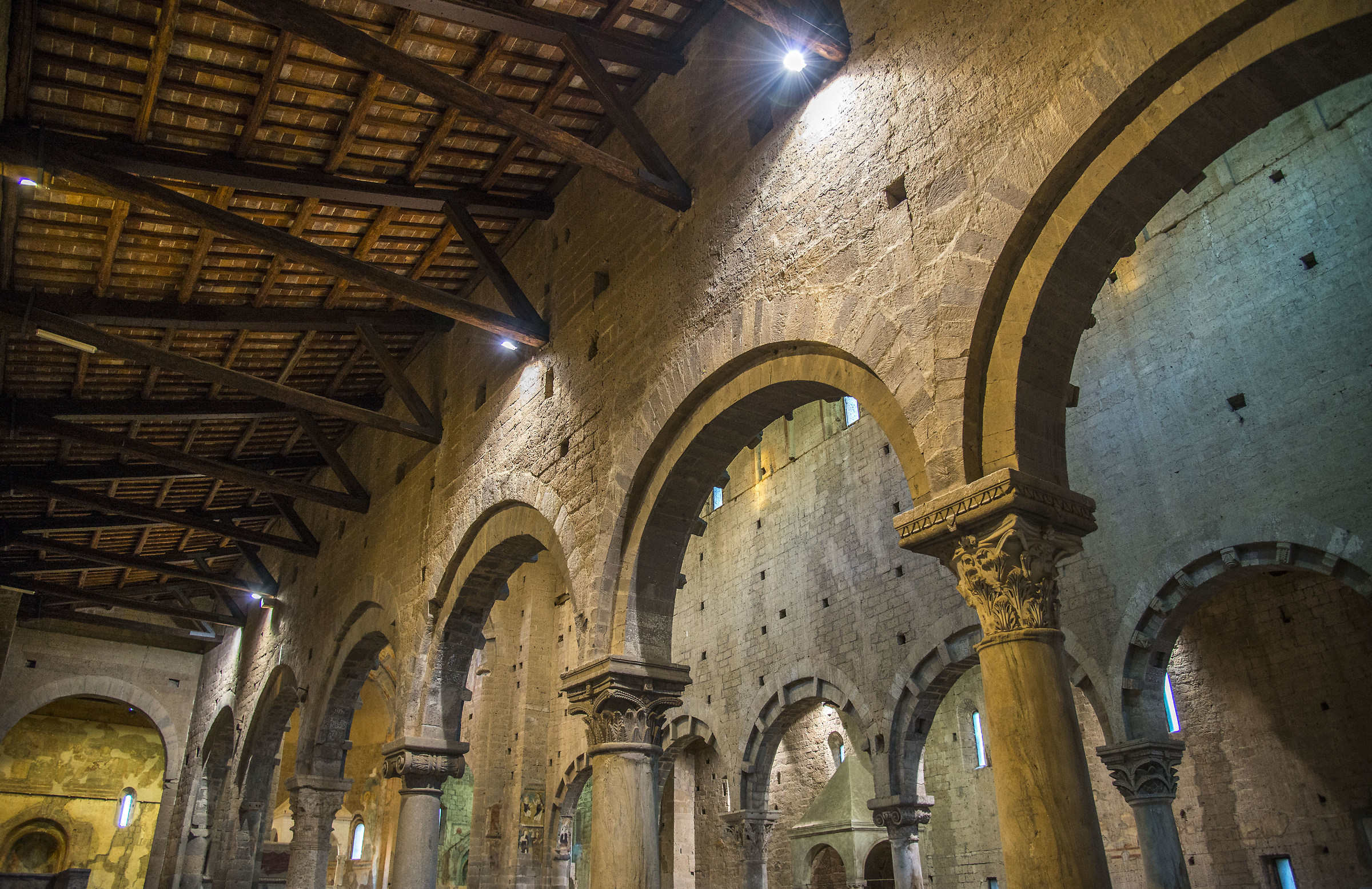Basilica S. Pietro - Tuscania ( Vt )