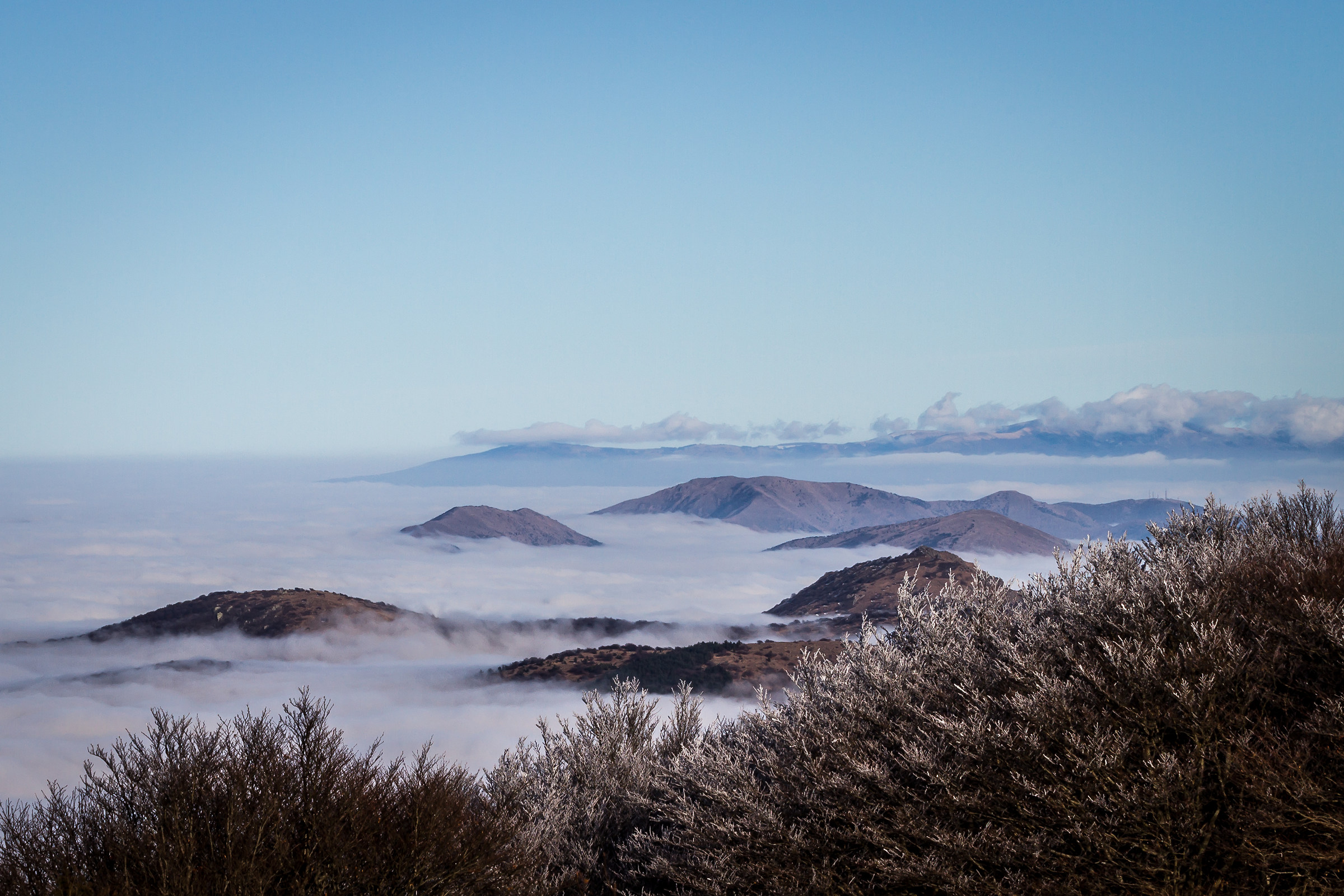 Nuvole basse sotto il Beigua