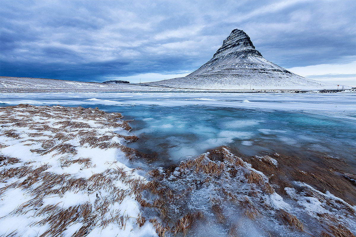 Kirkjufell di ghiaccio