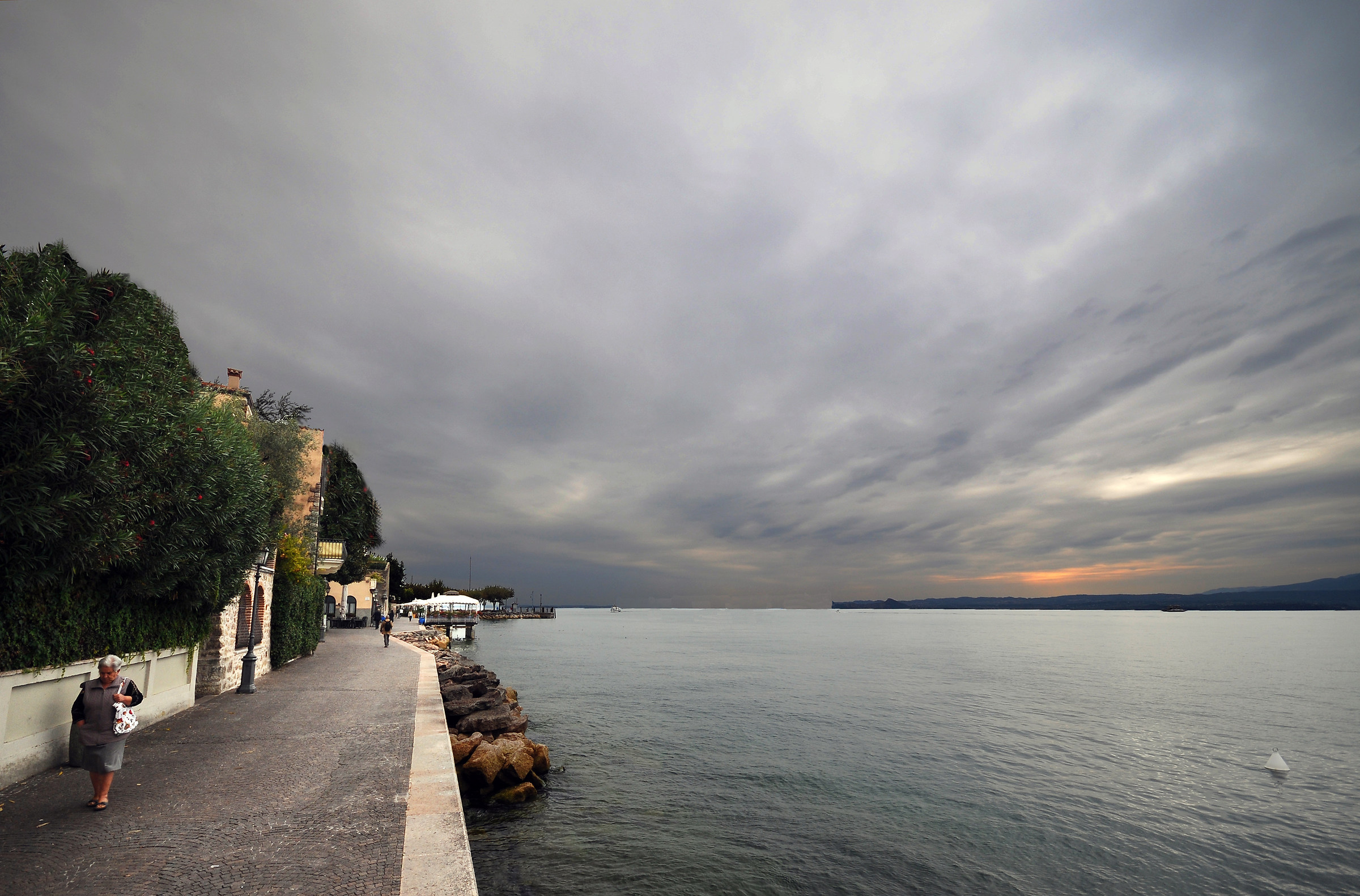 Torri del Benaco. Lake front