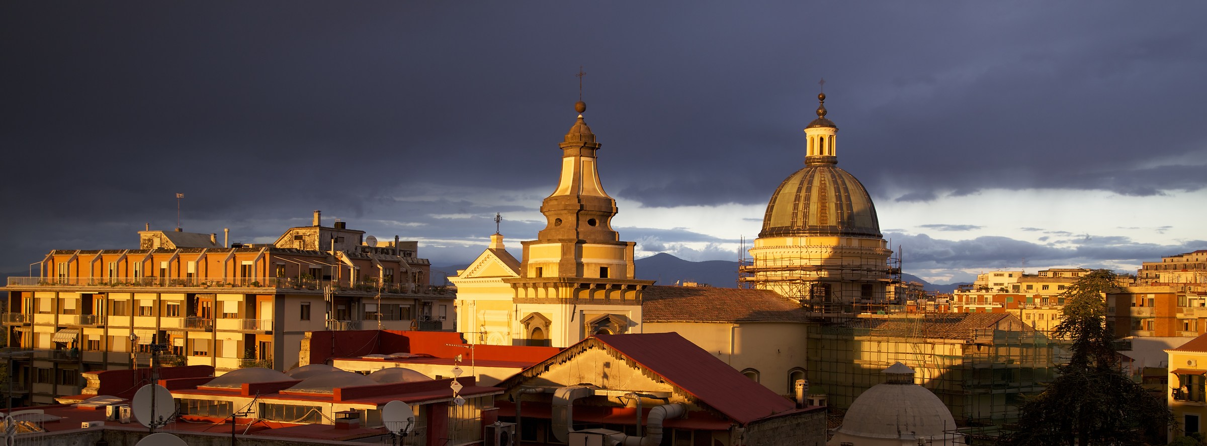 Tramonto sui tetti di Castellammare