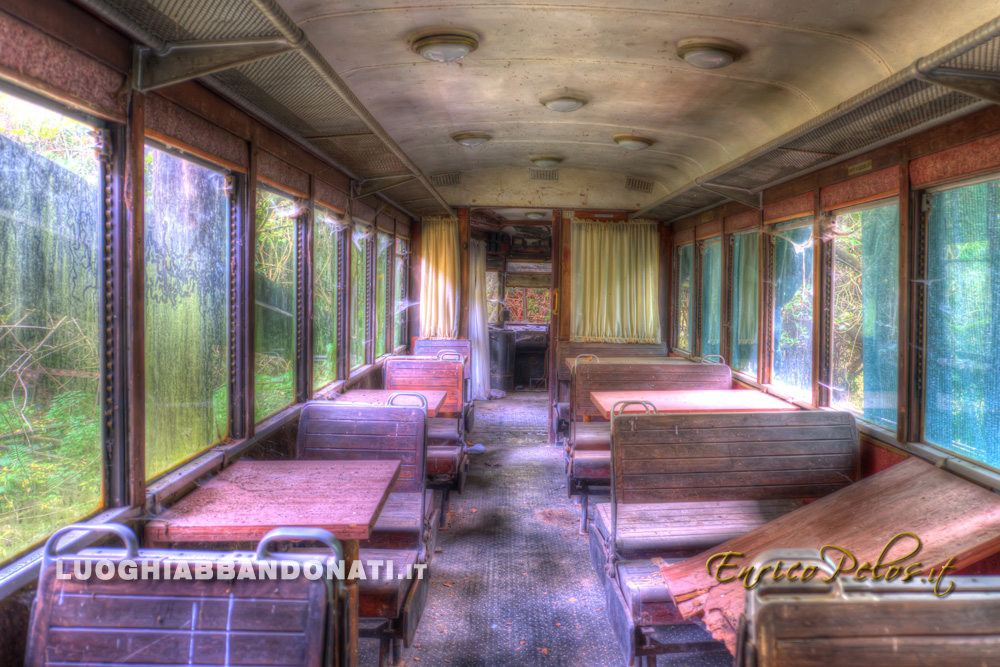 veicoli abbandonati vecchio tram breda interno