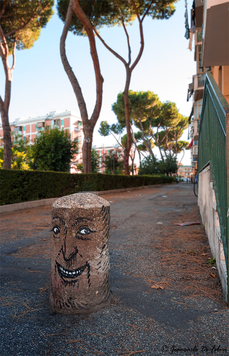 A smile on the outskirts