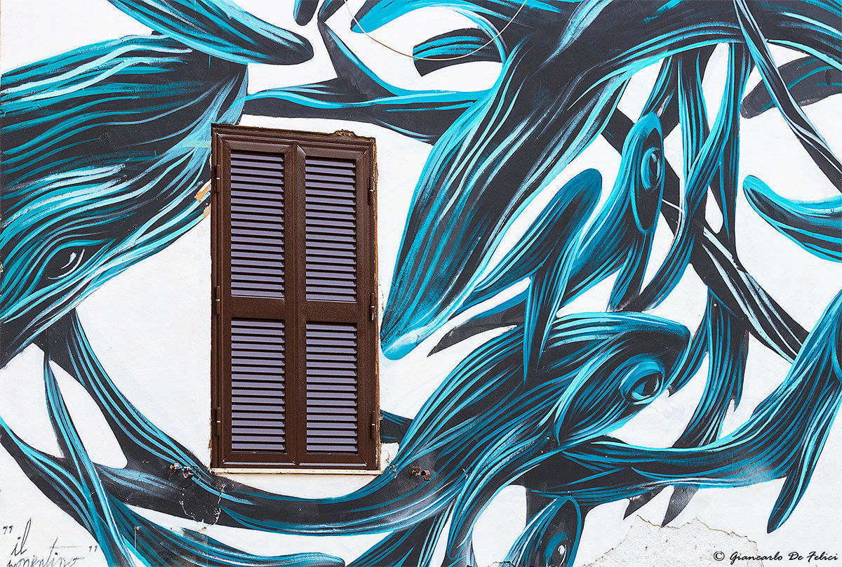 Murals: The westerly breeze - Artist: Pantonio