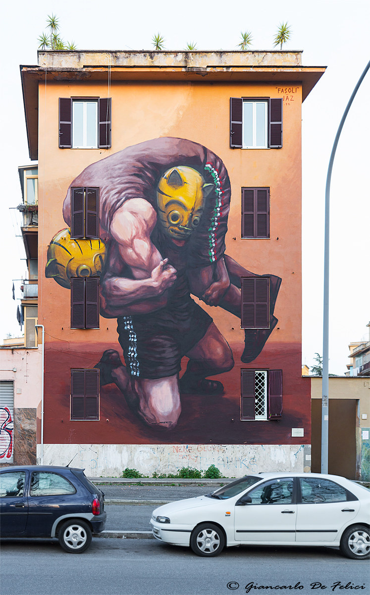 Murals: The weight of history - Artist: Jaz