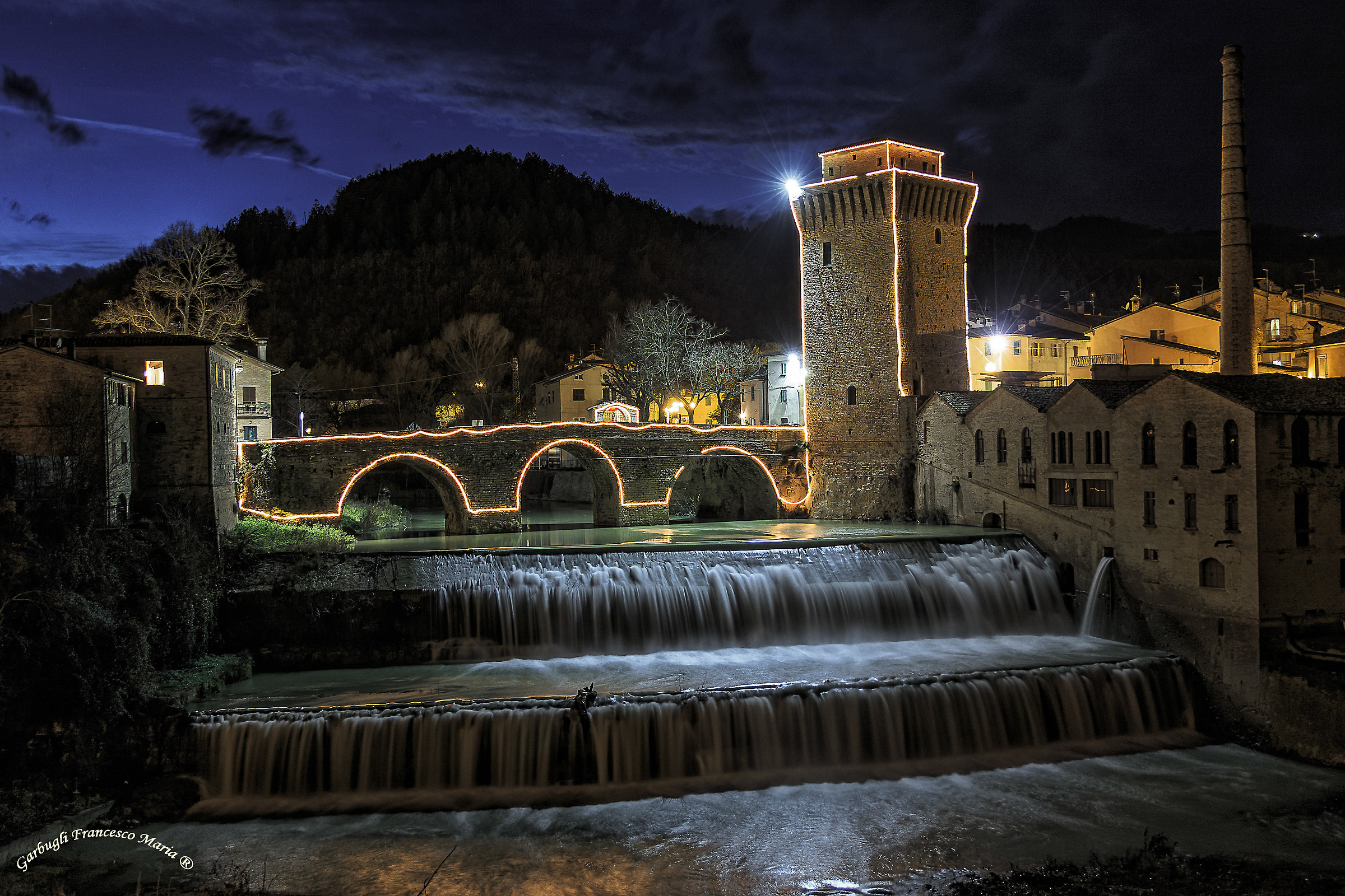 The waterfalls come to life ....