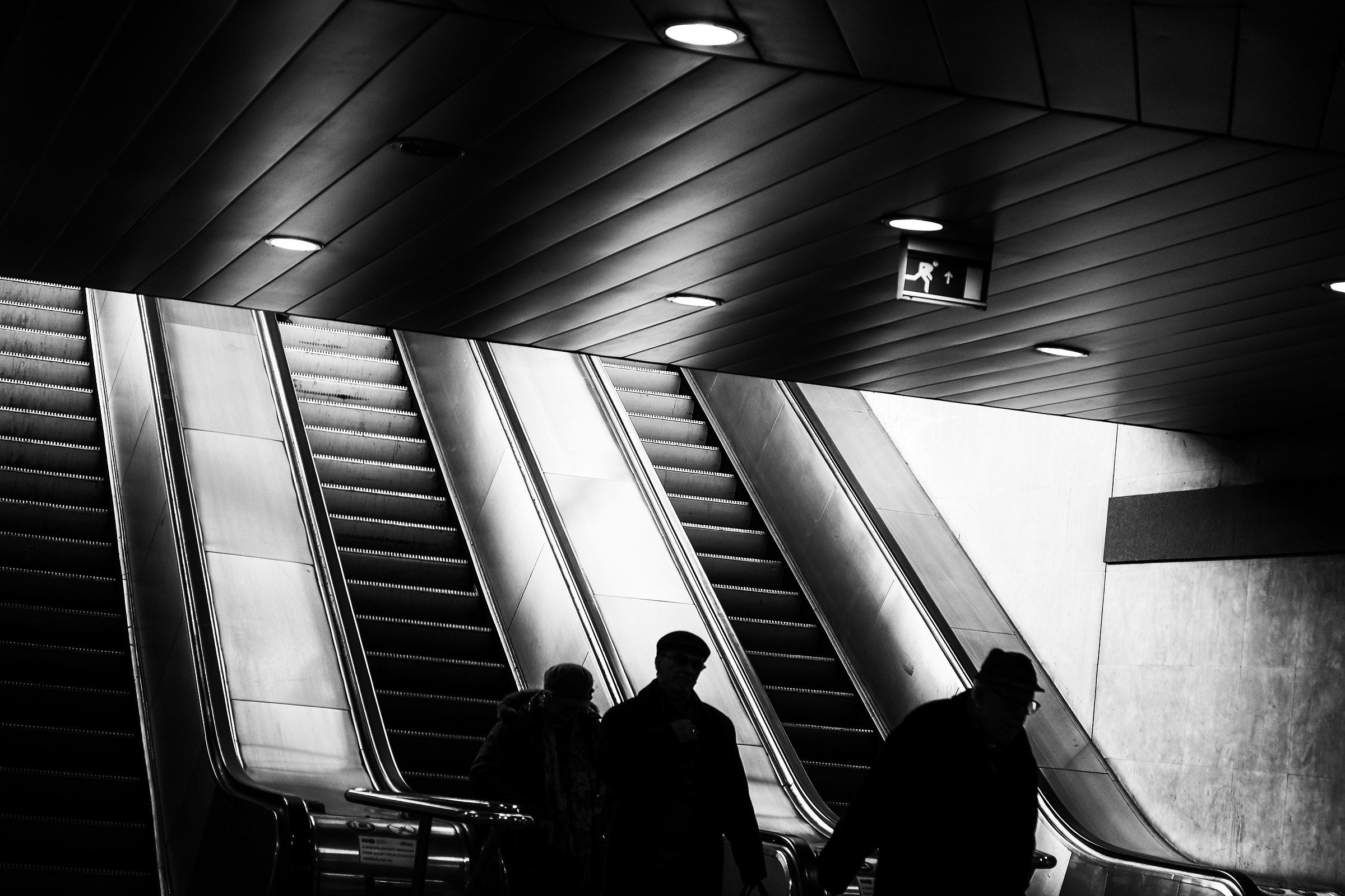 City shadows ... (Budapest in December 2015)