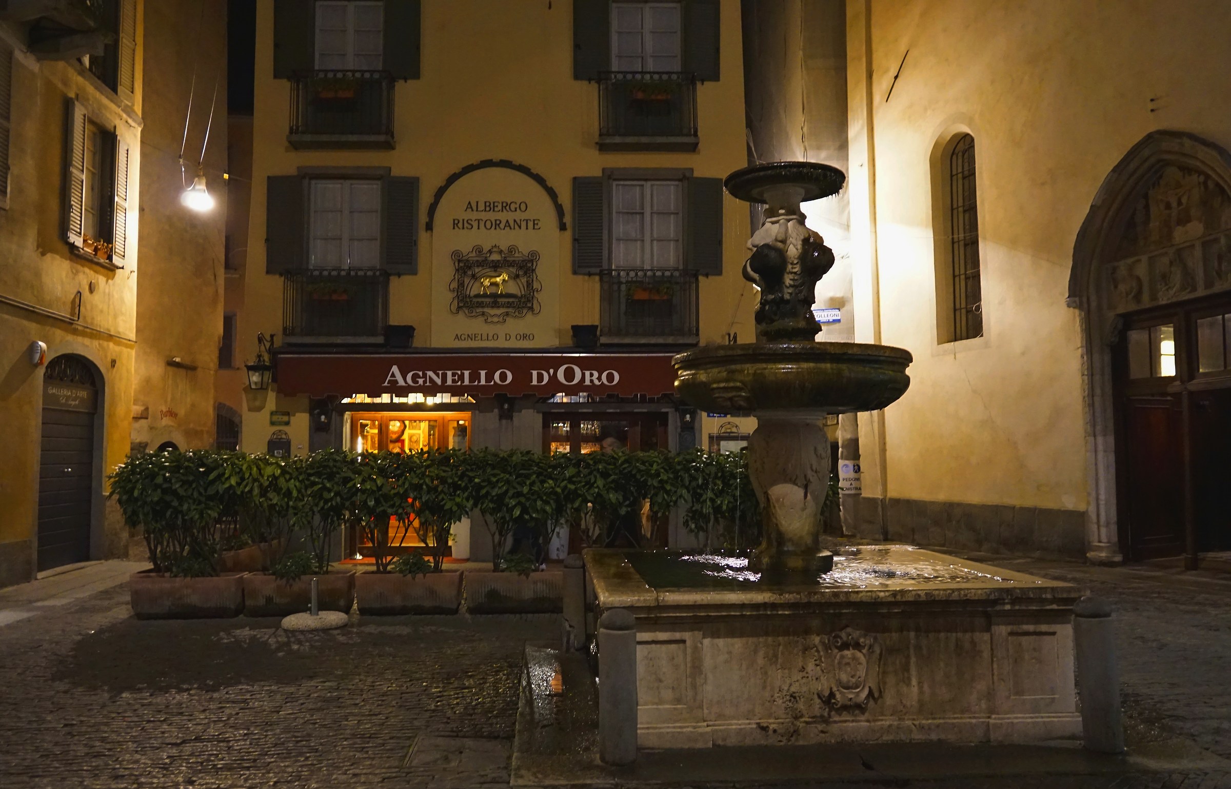 Passeggiata notturna a Bergamo Alta