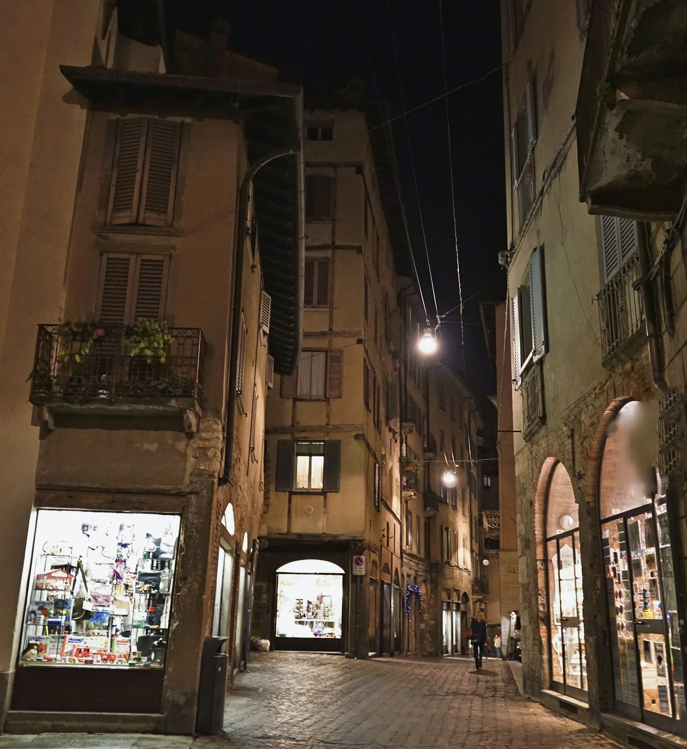 Passeggiata notturna a  Bergamo Alta