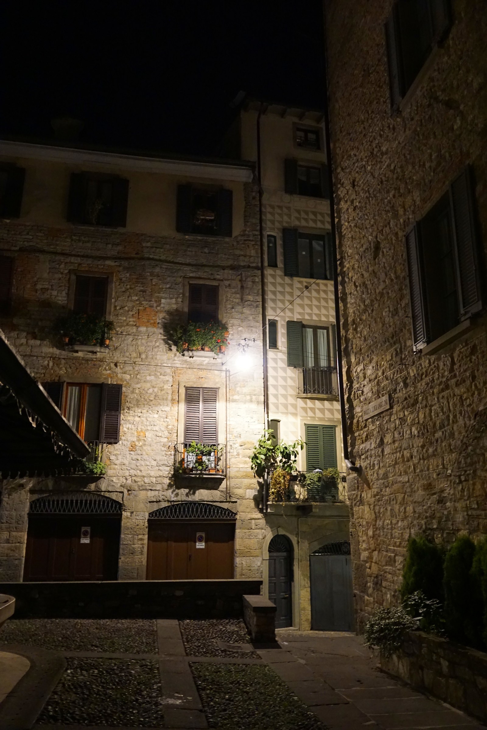 Passeggiata notturna a Bergamo Alta