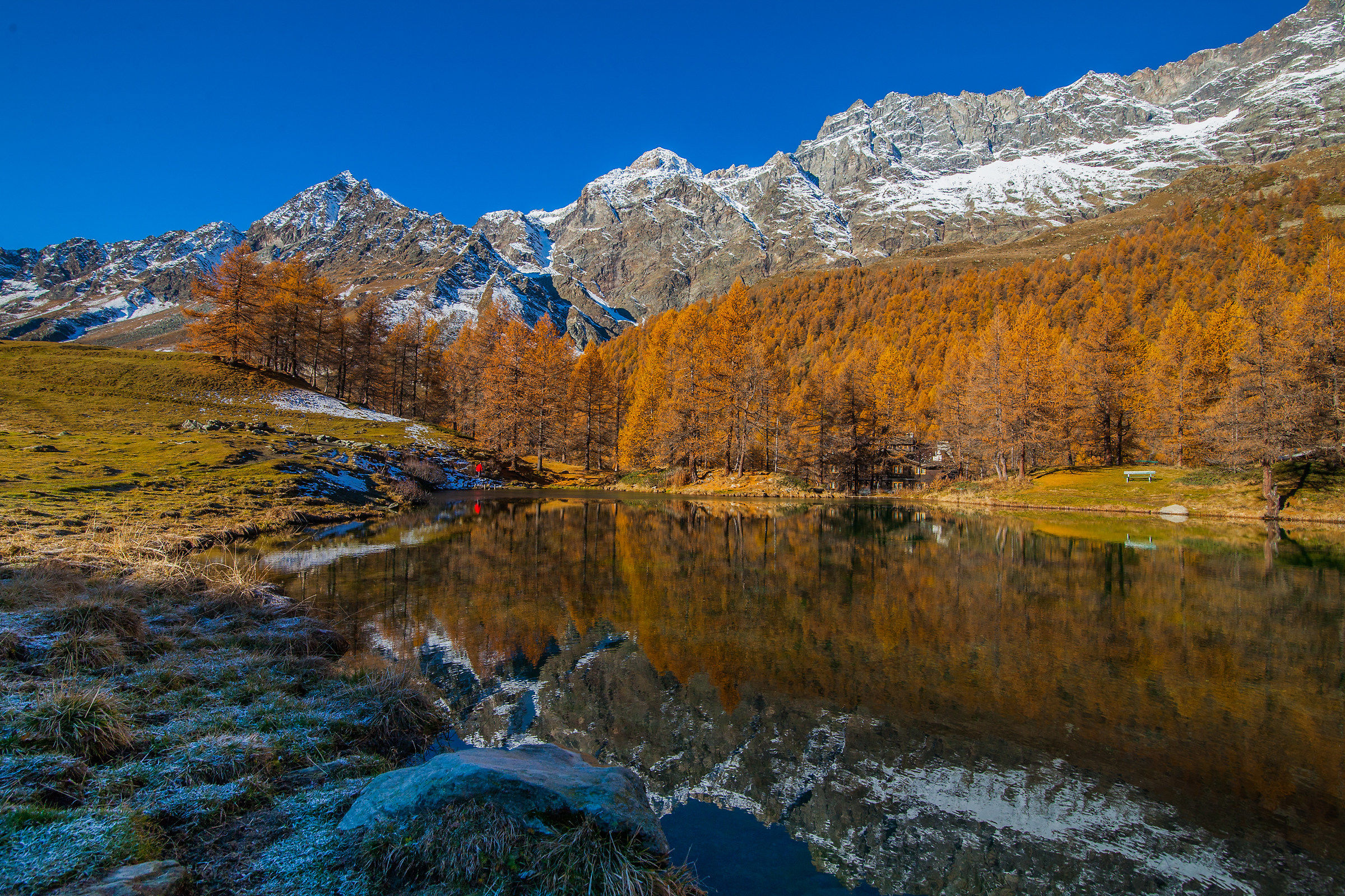 blue lake in cervinia 1
