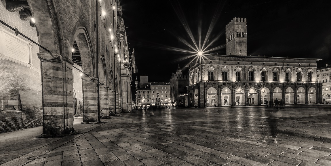 annuncio: cerca si un corpo... firma : i piedi