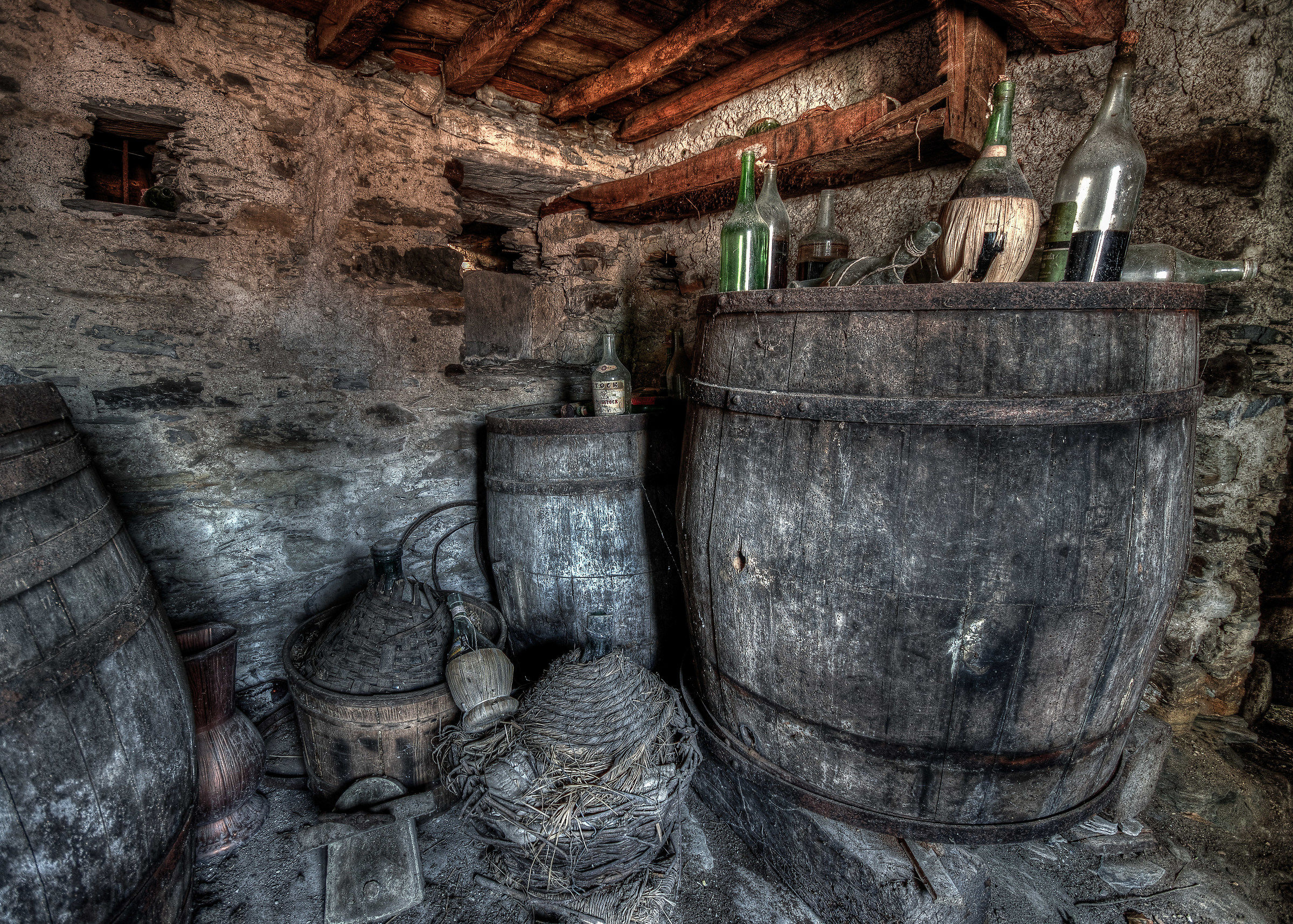 Cellar abandoned ... Val Fontanabuona (Ge)