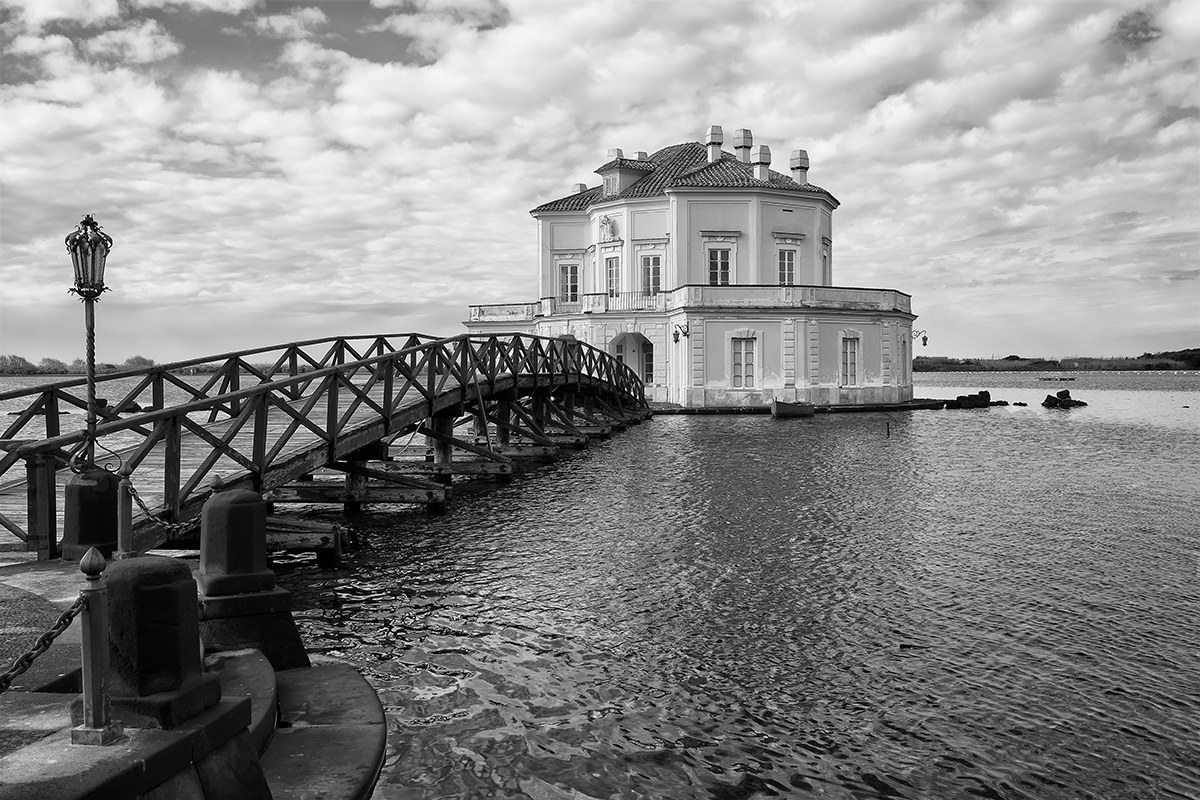 Casina Vanvitelliana - lago Fusaro (na)