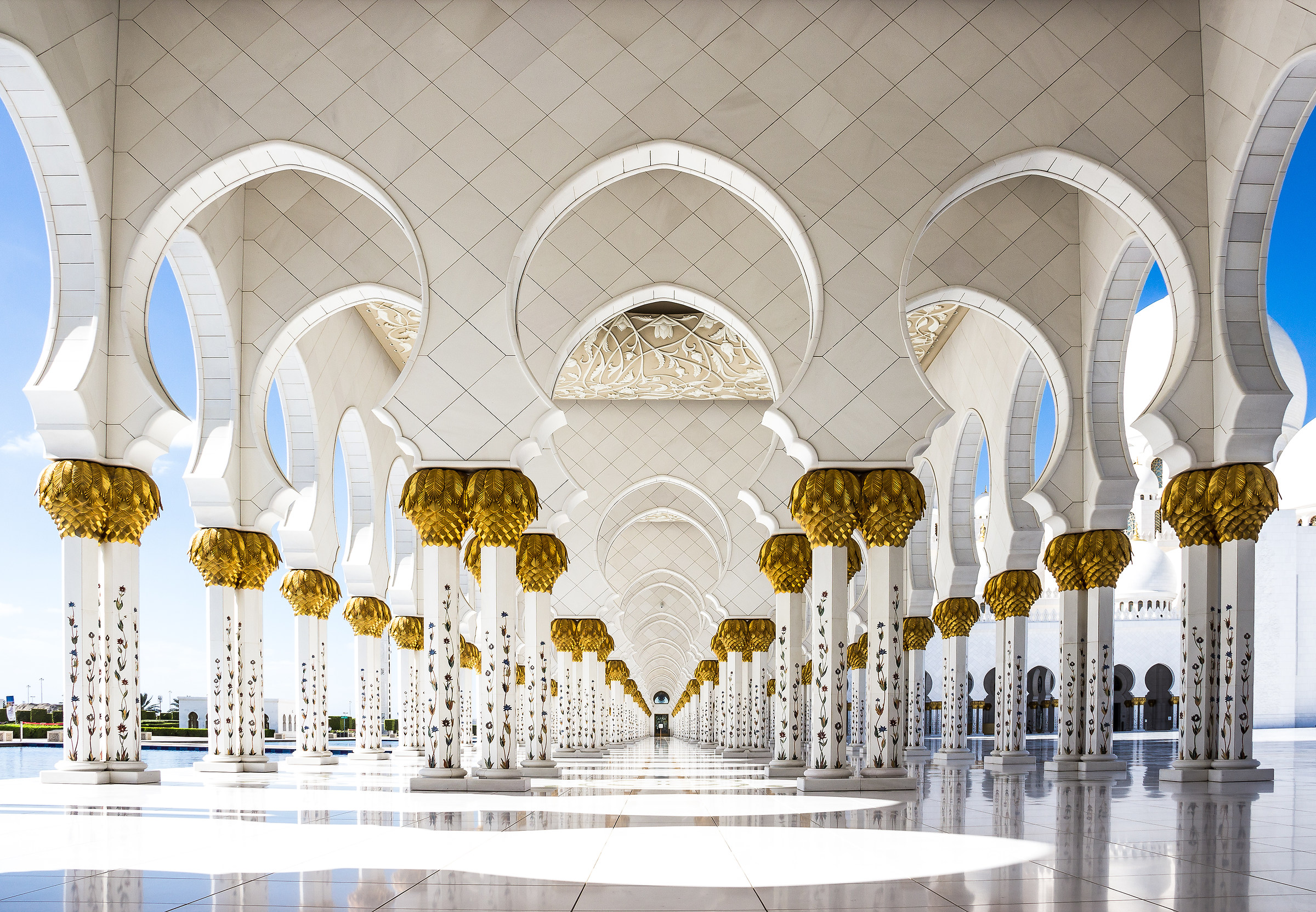 Sheikh Zayed Grand Mosque, Abu Dhabi, II.