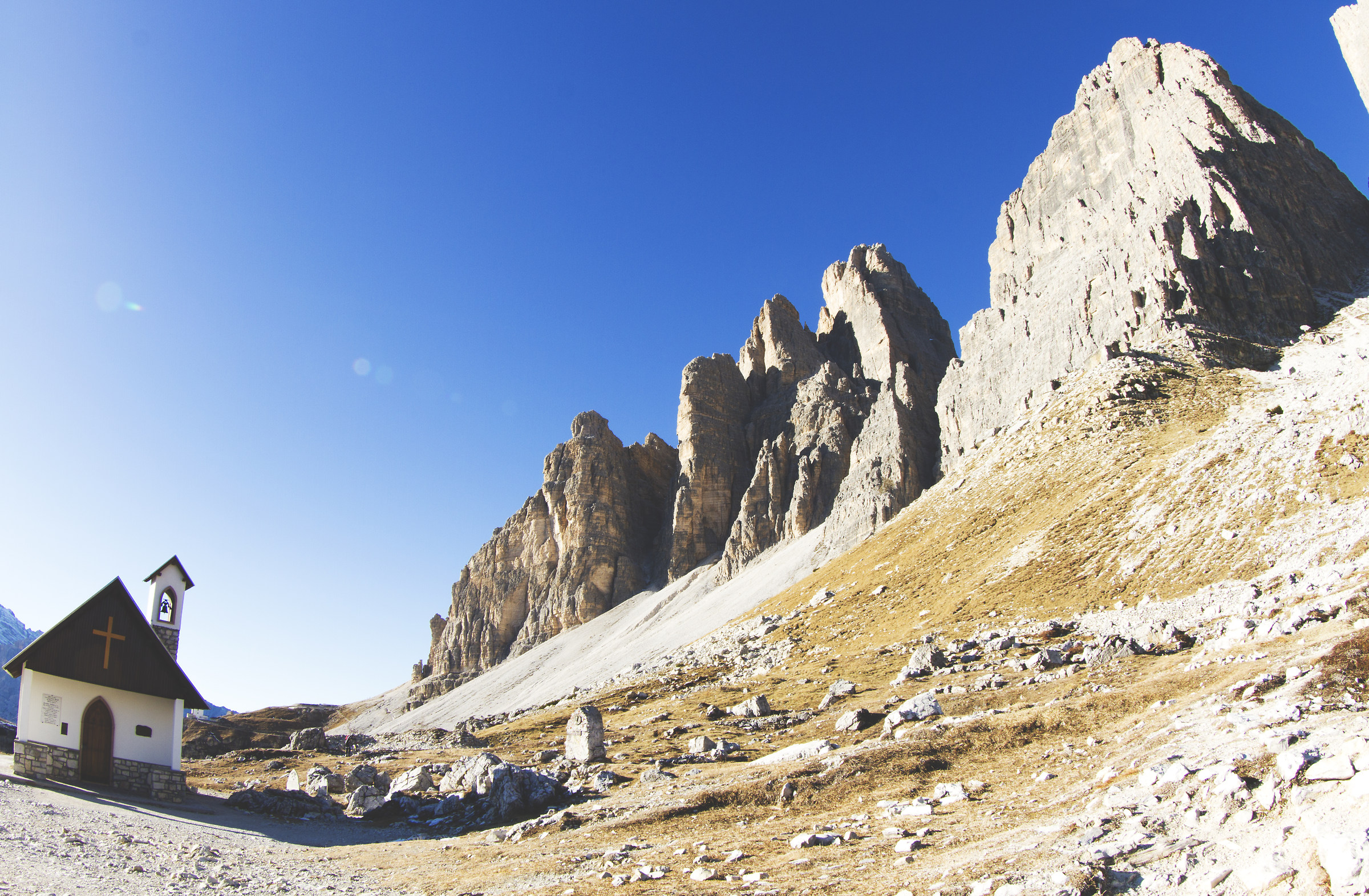 According refuge Three Peaks