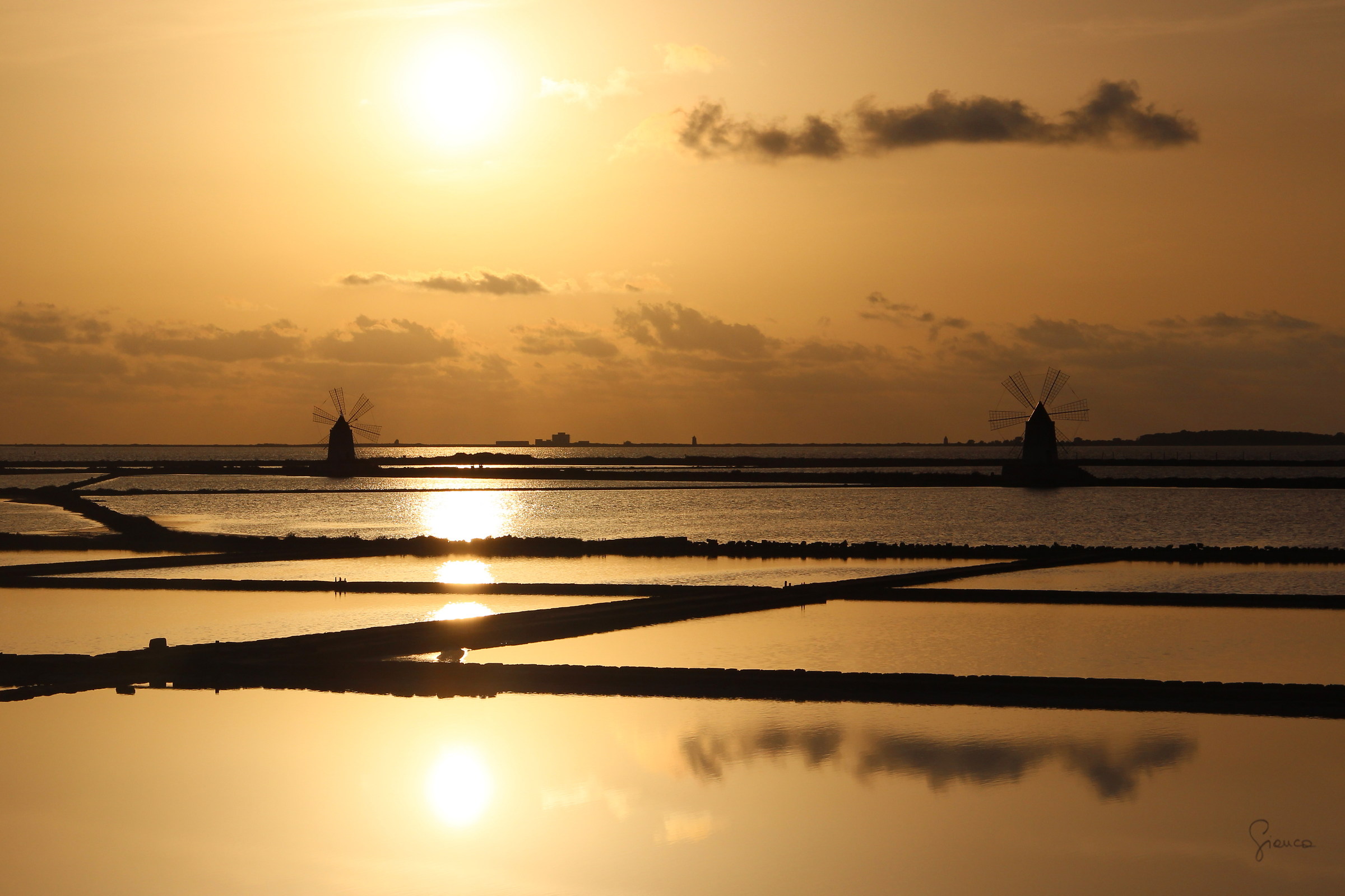 The salt marshes in front of Mozia