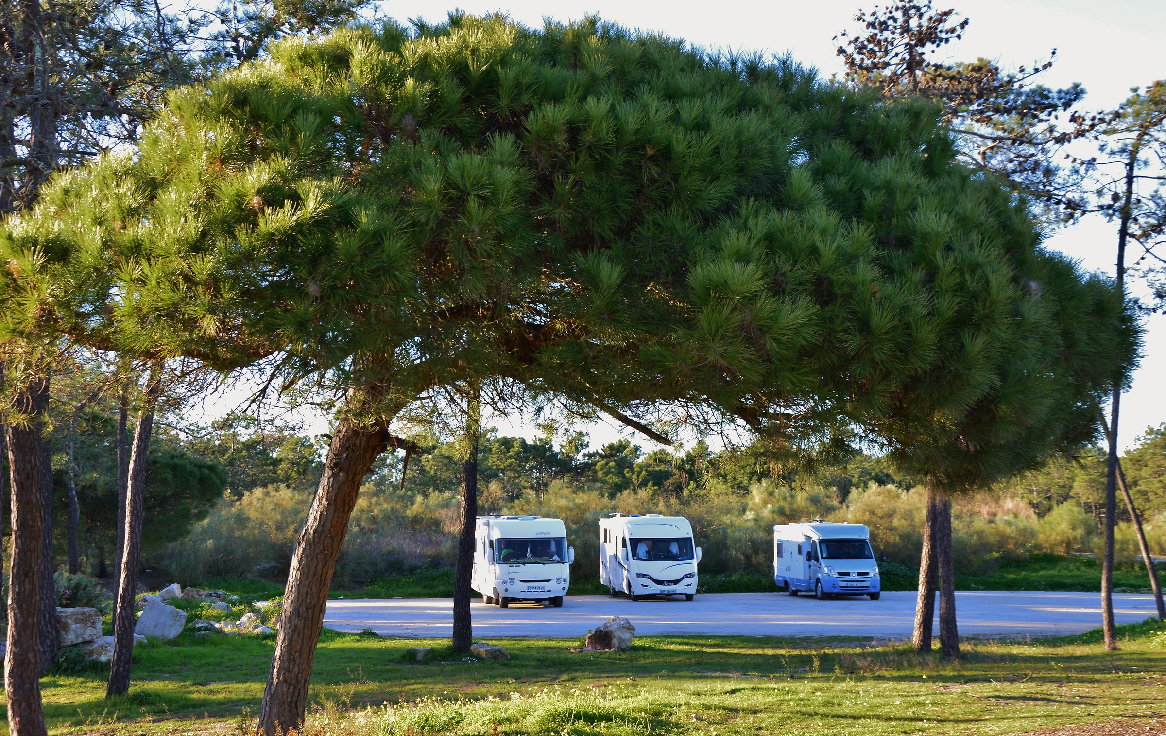 camper parked free at Monte Gordo