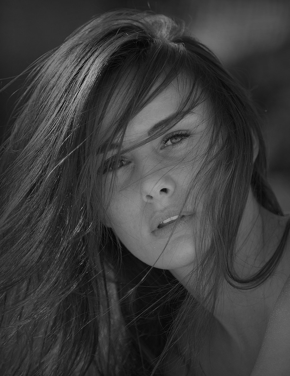 Agata B&W